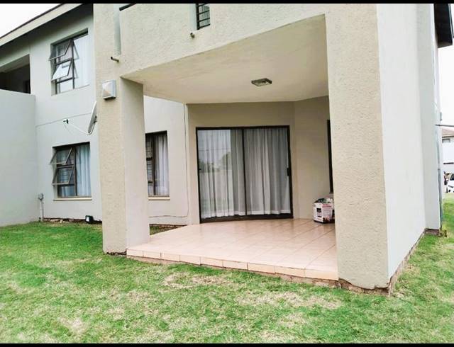 2 BEDROOM TOWNHOUSE FOR SALE IN PENINA PARK EXT 2